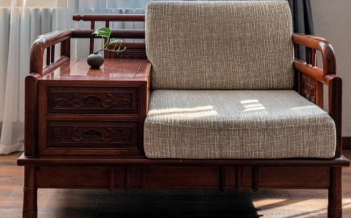 Ease Hotel Yantai High-speed Railway Station Red Star Macalline