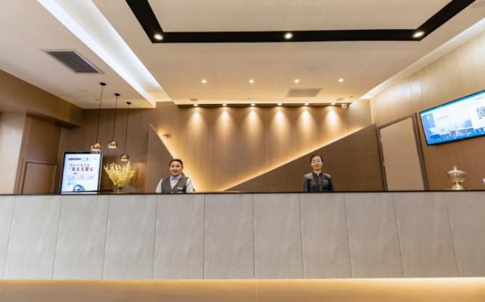 Home Inn Style Yinchuan High-speed Railway Station Xinhuolian Plaza