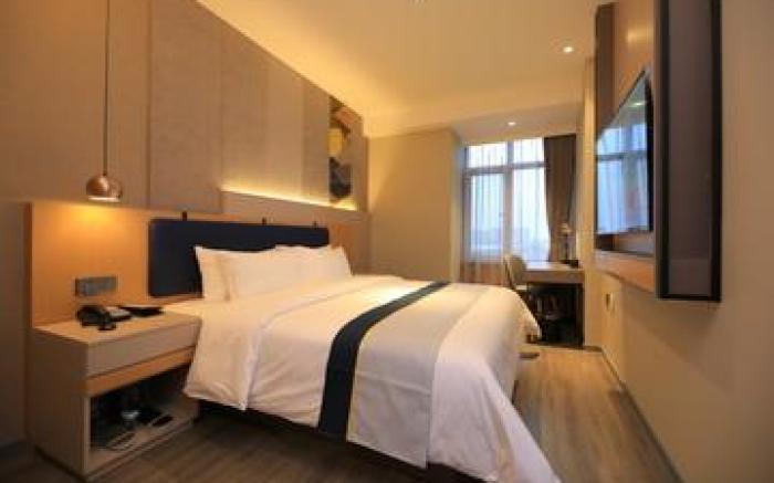 Home Inn Style Yinchuan High-speed Railway Station Xinhuolian Plaza