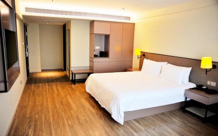 Ease Hotel Harbin Airport Shuttle High-speed Railway Station