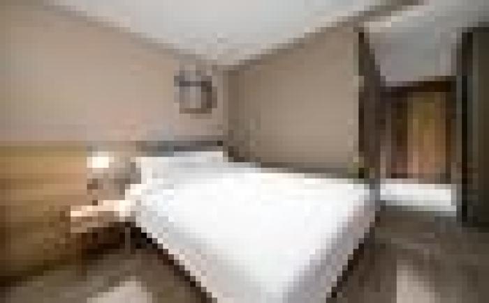 Home Inn Wuhan Zhongshan Avenue Hanzhengjie Metro Station