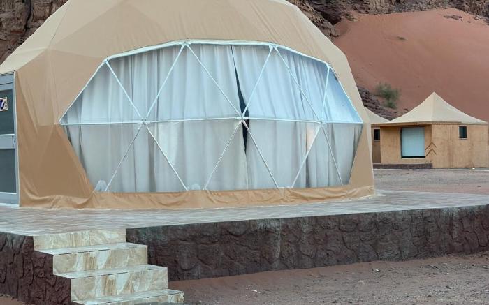 Luxury bubble tent Wadi Rum