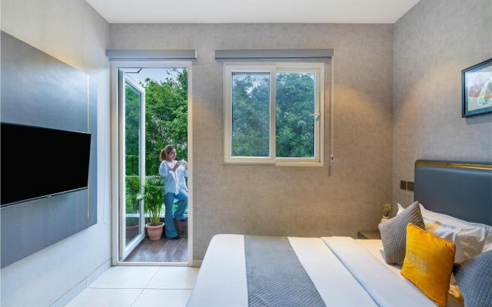 Y Stays by Lime Tree Hotel Greater Noida Nearby India Expo Centre and Mart