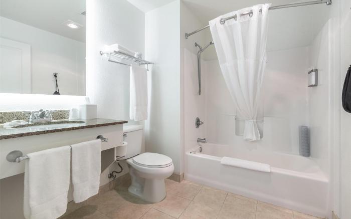 Marshall Suites Bainbridge Island, SureStay Collection by BW