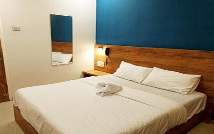 FabHotel Mumbai Inn