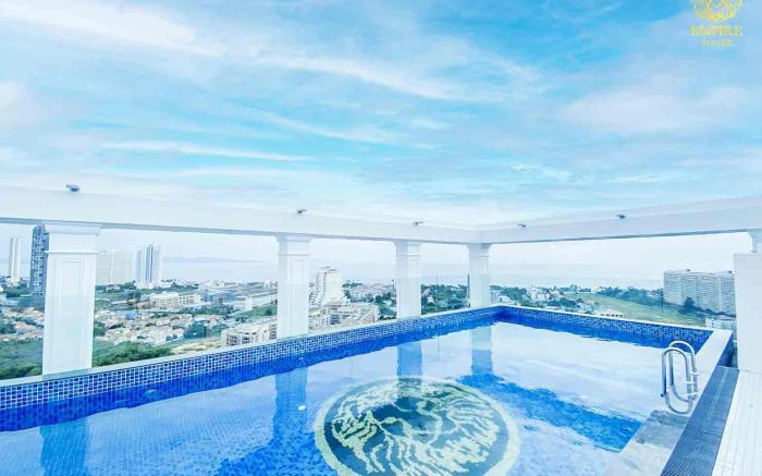 Empire Tower Suite - Luxe 1BR near the Beach