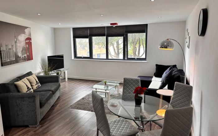 One-bed Luxury Apartment B11SA by LiveComfortably