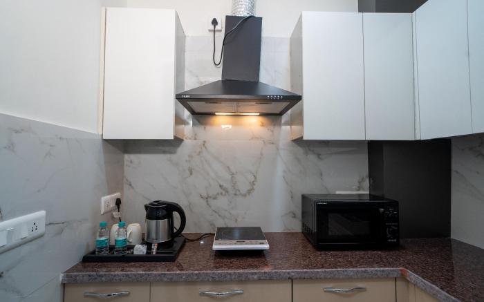 The Lodgers One BHK Apartment Nxt to Phase 1 Metro