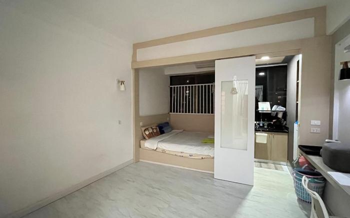 night market condo