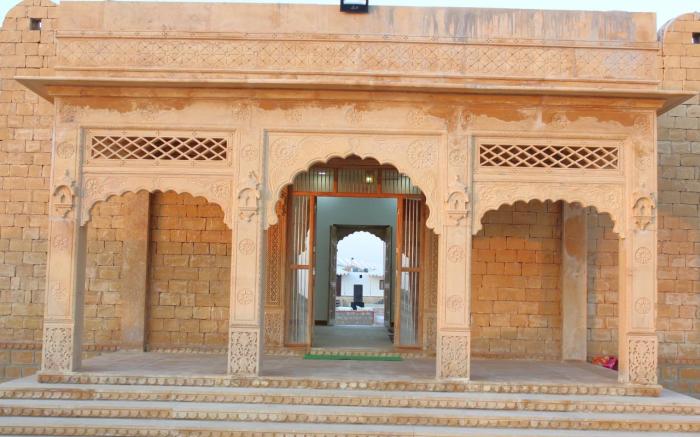 Best Desert Camp In Jaisalmer Red Velvet 