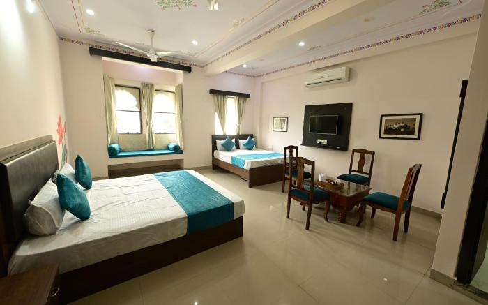 Inda Haveli with Swimming Pool