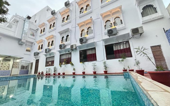 Inda Haveli with Swimming Pool