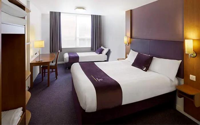Premier Inn Sheffield/Barnsley - M1 Jct36