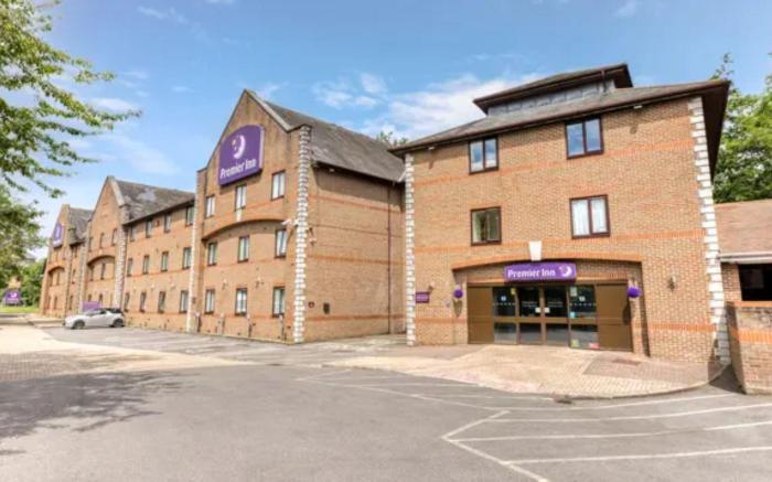 Premier Inn Guildford North - A3