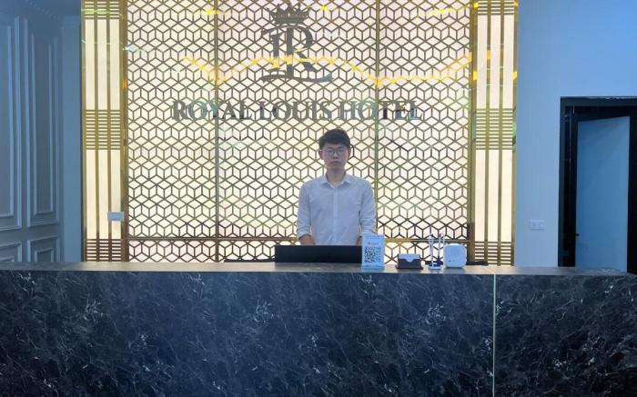 Phòng đôi 2 giường tại khách sạn Royal Louis HN 