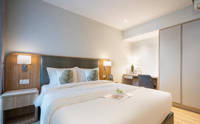Luxury 3 bedroom City Central Zenity Condotel