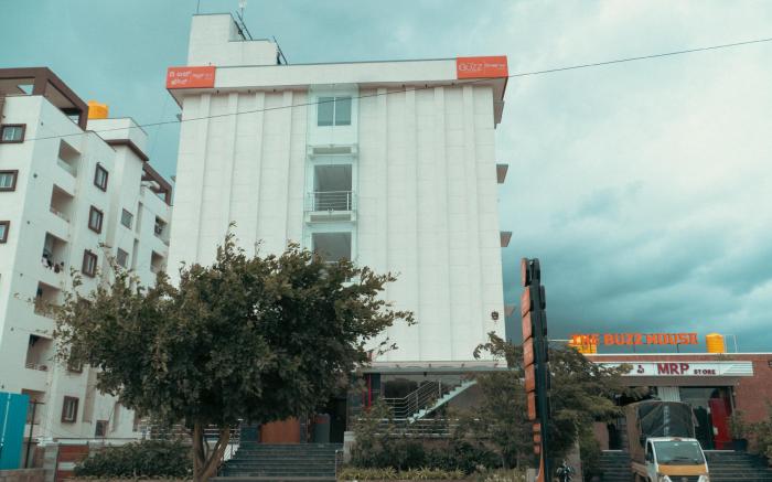 Snap Inn Rooms by the Buzz House