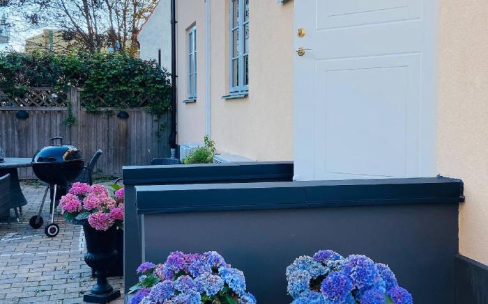 Apartment in cozy farmhouse upstairs