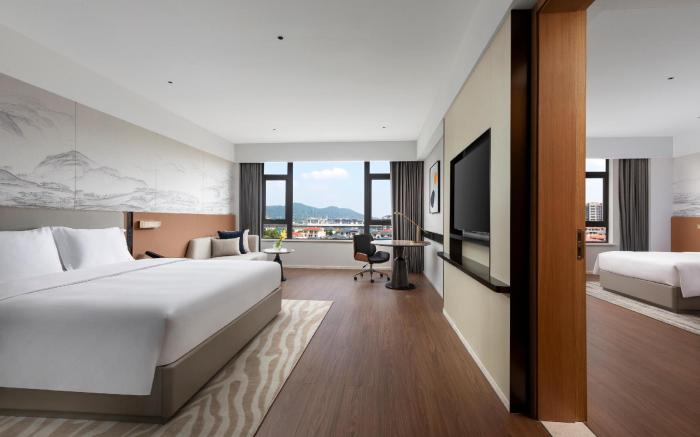 Crowne Plaza Xiangyang Fuchun Lakeside by IHG