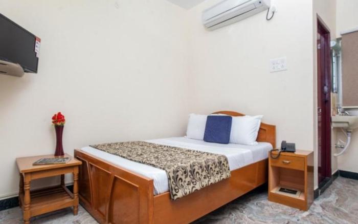 Hotel Rathnavel Towers