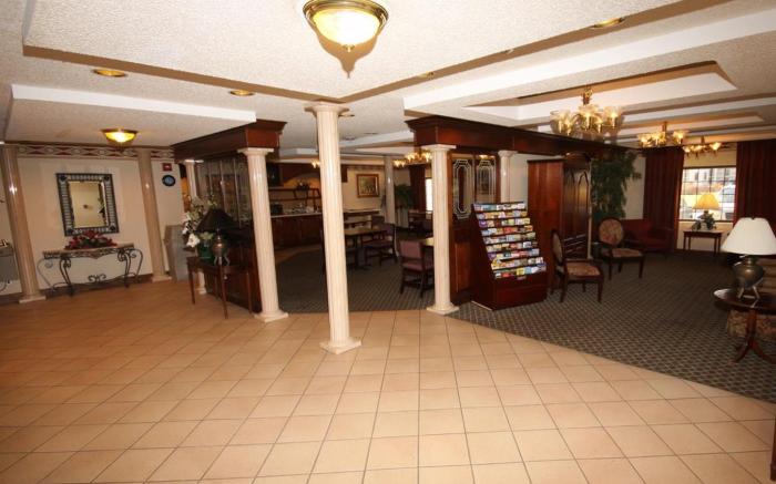 Gateway Inn and Suites Clarksville