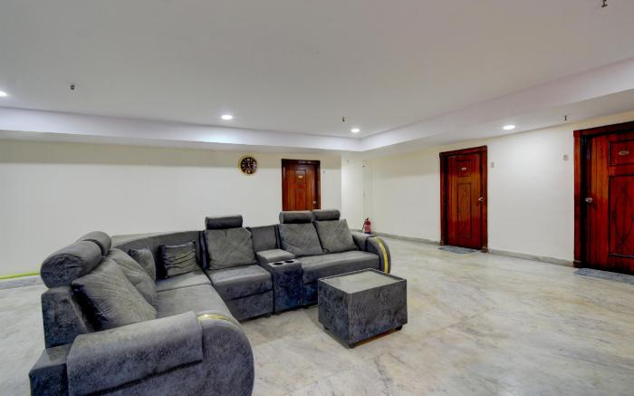 SPOT ON Surya Luxury Rooms