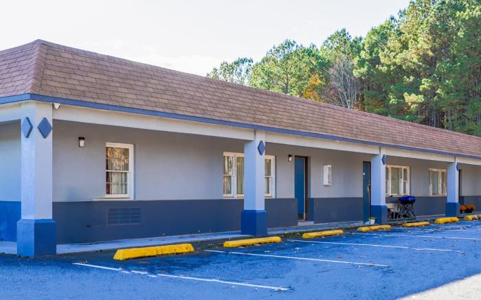 Whispering Pines by Hotel O Whitestone VA