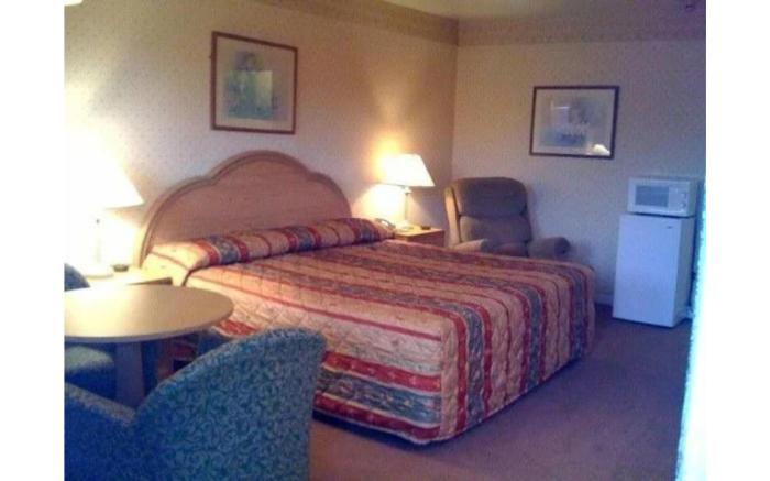 Hotel O Relax Inn Lewisburg near I-64