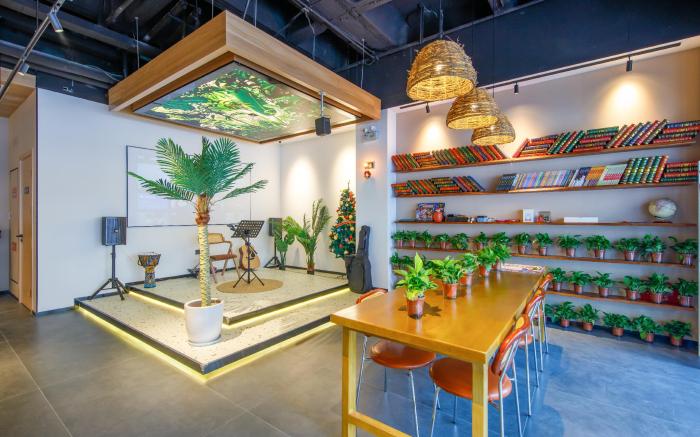 Shanghai Hills&Dengba Inn-New Land Plaza