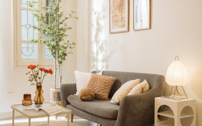 Cozy Minimalist Apartment – 3 Steps to West Lake