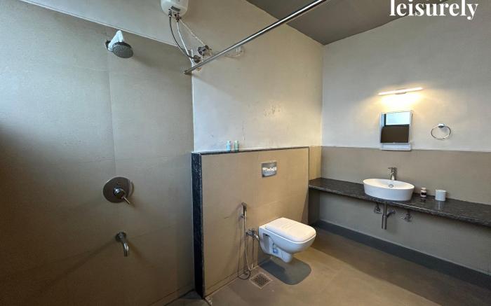 StayLeisurely The Flint House 3BHK, Murbad