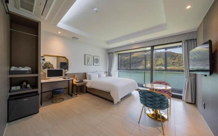 Yangpyeong Riverion Hotel