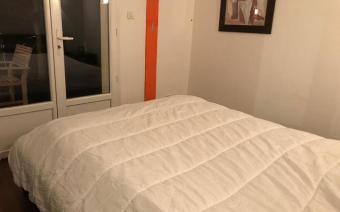 The countryside in the ocean at La Rochelle with your feet in the barn