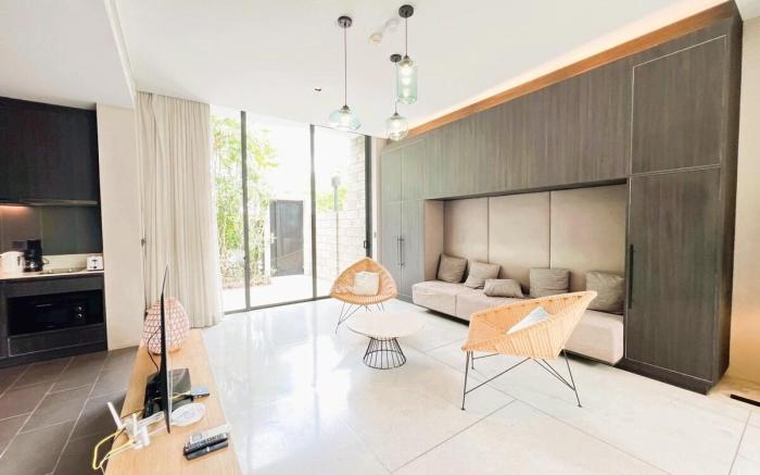 Pool Villa, Brand New, Near Beach, Peaceful time