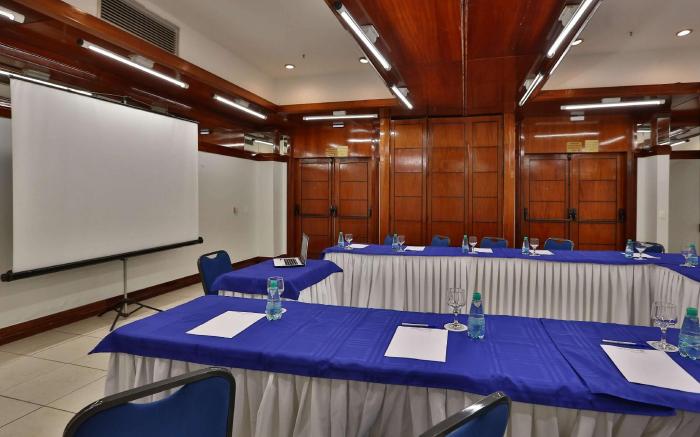 Golden Tulip Goiania Address