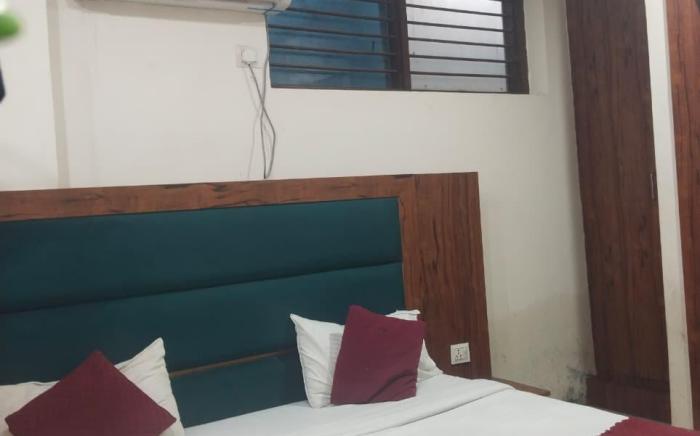 Hotel Grand Royal Inn