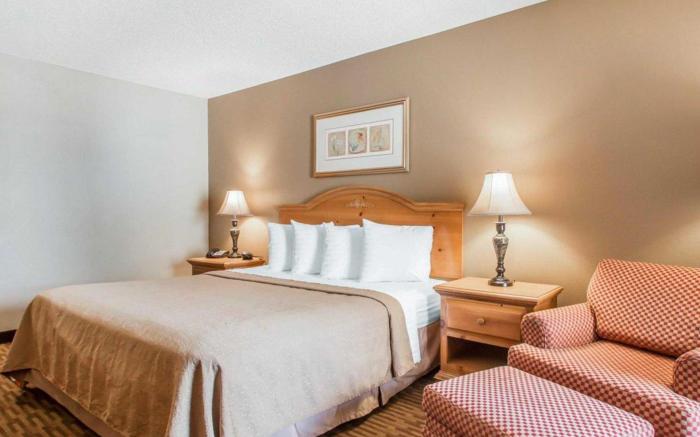 Quality Inn US65 & E Battlefield Rd Springfield