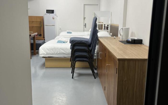 2 Double, 1 Single, 2 Double Sofa Beds, Suite 6