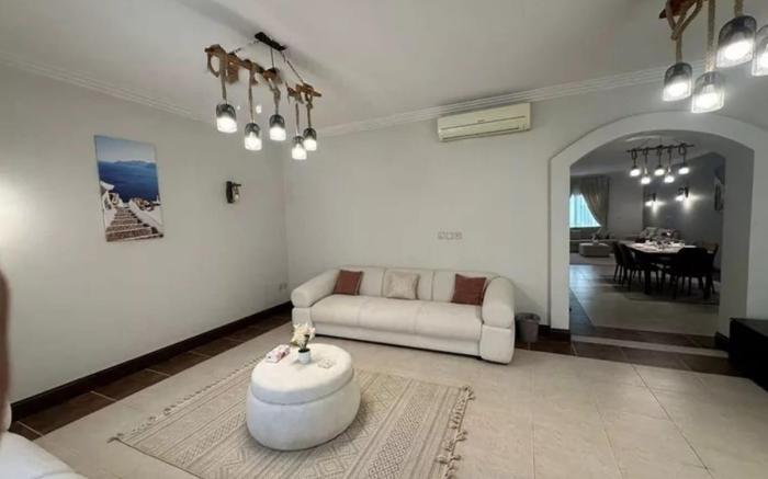 Golden Square Resort