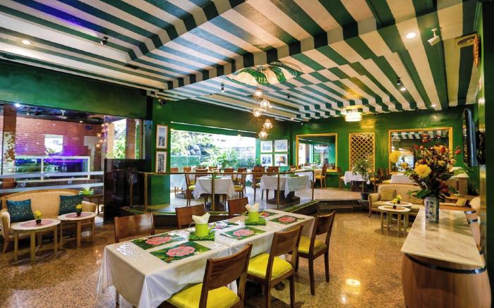 Johns Pardede International Hotel