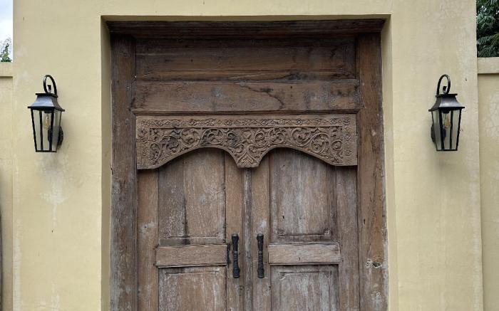 The Dorp Villa & Antique Gallery