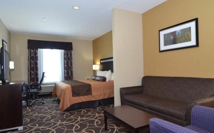 Best Western Plus Kenedy Inn