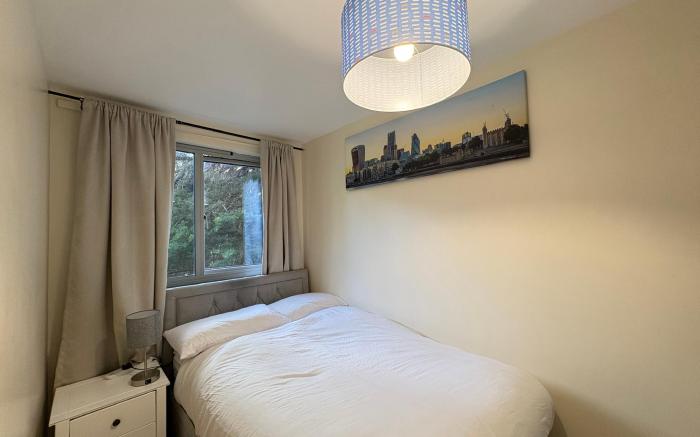 Cosy 2 bed near Excel and City Airport 