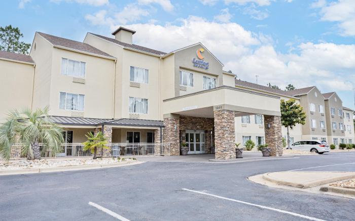 COMFORT INN & SUITES EAST CARMICHAEL RD