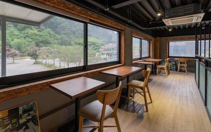 Gapyeong T N Pastel Glamping Caravan