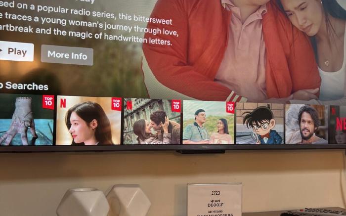 Two Bedroom Condo w Pool & WiFi Near Mall & Restos