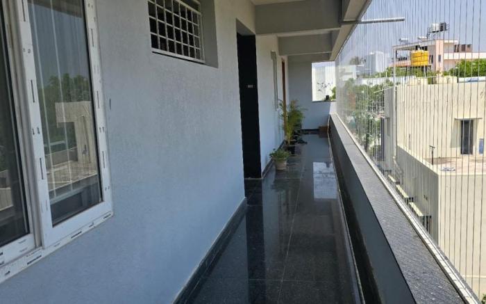 srigandha fragrance modern flat