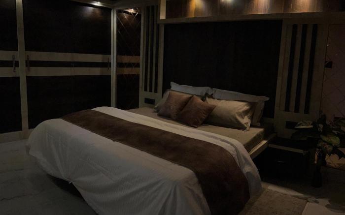 FAMJAM - 4BHK apartment