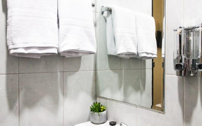 Azzahra Guest House Syariah near Juanda