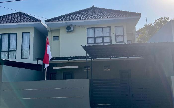 Alice's Villa Jember near Roxy